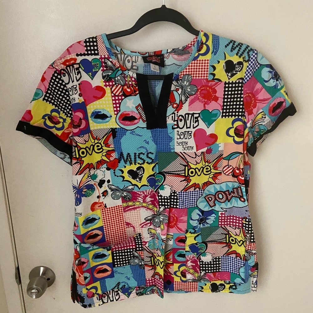 Koi Scrub top. Large.